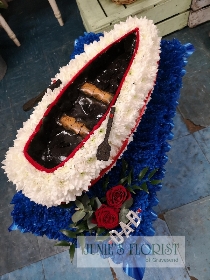 Rowing boat tribute